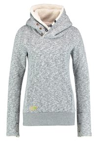 Grå sweatshirt med strukturerad stickning, en stor huva fodrad med krämfärgad konstpäls och träknappdetaljer. Har en framficka och ribbade ärmslut.