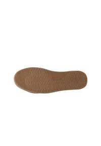 Suola di scarpa in gomma marrone con una texture ondulata. Presenta una punta arrotondata e una superficie decorata per una migliore trazione. Bordo liscio e design senza soluzione di continuità.