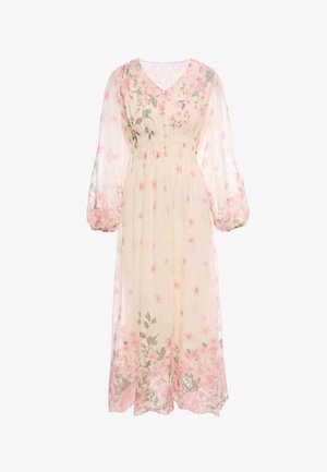 Lungo abito crema trasparente con motivo floreale rosa, scollatura a V, bottoni perla, vita raccolta e maniche lunghe a sbuffo con polsini elastici.