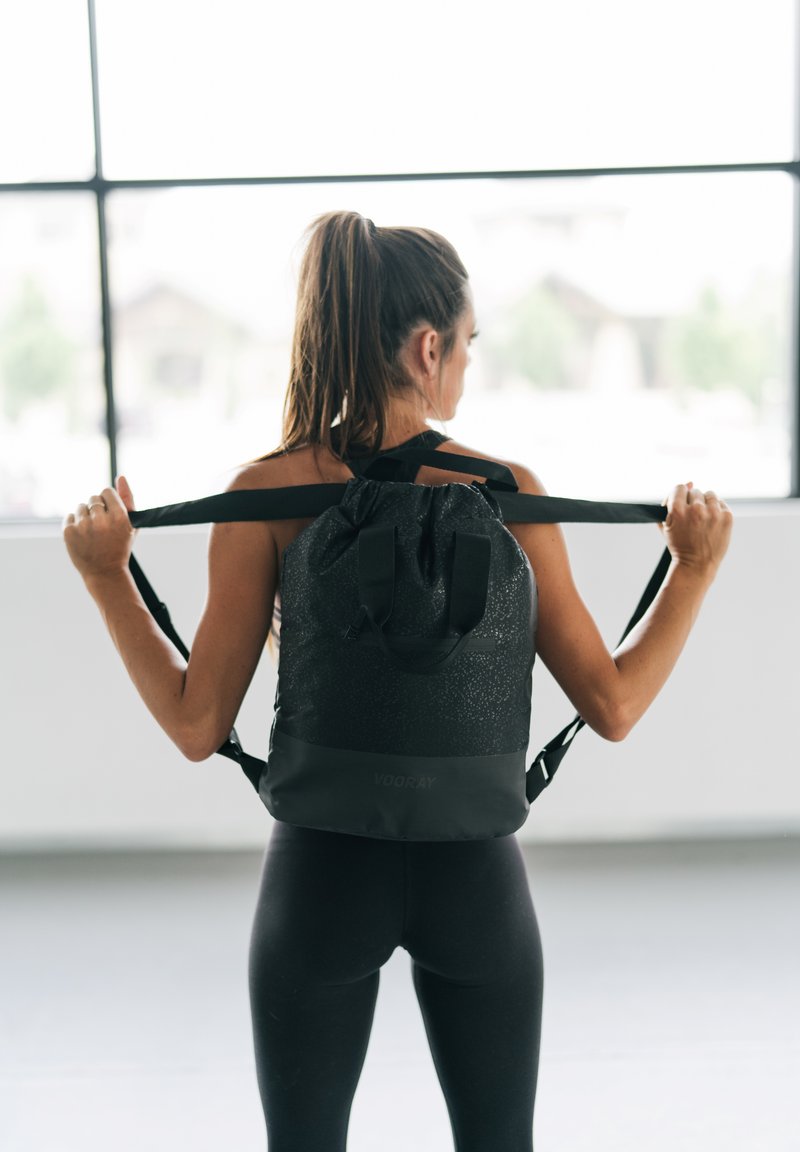 Damen Handtaschen | VOORAY FLEX CINCH Tagesrucksack black foil/schwarz meliert - AI46789 Damen Handtaschen | VOORAY FLEX CINCH Tagesrucksack black foil/schwarz meliert - AI46789