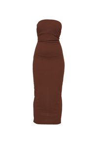 Hnedé bezramienkové bodycon šaty vyrobené z elastického materiálu, ktoré majú zhrnutý pás a hladký, priliehavý strih.
