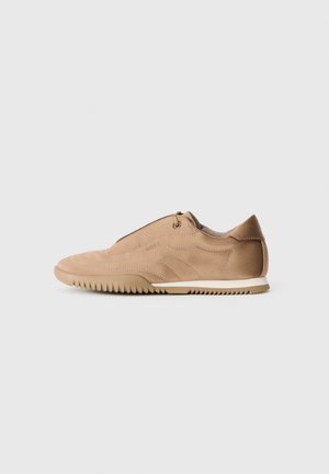 CARLYNN - Baskets basses - open brown