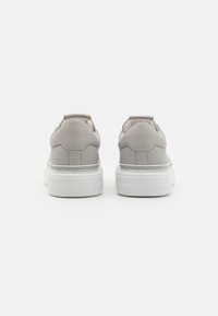 Thumbnail Image 6
