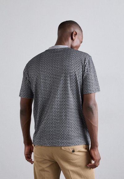 Emporio Armani T-shirts med print - grey