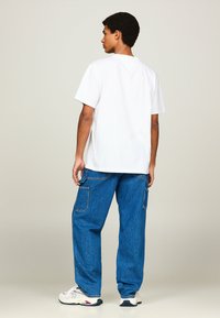 Tommy Jeans ARCHIVE LOGO - Camiseta estampada - white