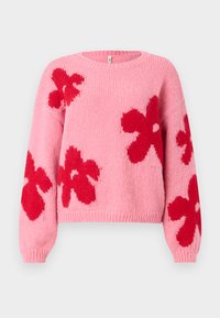 Sweater de malha rosa com grandes padrões florais vermelhos na frente e nas mangas, apresentando um decote redondo e punhos e bainha canelados.