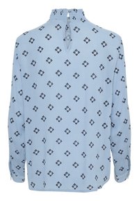 Blusa azzurro chiaro a maniche lunghe con colletto arricciato, apertura a chiave sul retro e motivo floreale in blu navy su tutta la superficie.