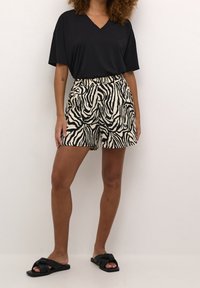 Kaffe Shorts - black