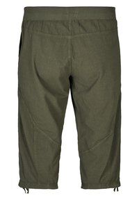 Pantalones recortados verde oliva, fabricados con tela ligera, que cuentan con una cinturilla flexible, bolsillos laterales y un diseño de costura angular para añadir textura.