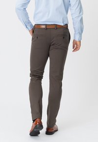 TEESHOPPEN Bukser - dark brown