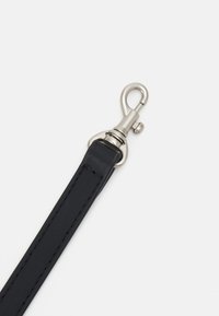 Calvin Klein Jeans BLOCK LONGFOLD  - Torba preko tijela - black