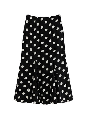 Falda negra de longitud media con lunares blancos, dobladillo acampanado y textura de tela suave.