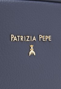 Patrizia Pepe BORSA  - Borsa a tracolla - enigma gray