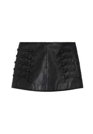 Musta nahkainen minihame, jossa symmetriset koristeelliset lenkit ja napit etureunoilla, sileä pinta, suora helma.