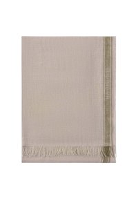 Sciarpa intrecciata beige con un sottile motivo a spina di pesce, bordi frangiati e un accento verde oliva a contrasto lungo un lato.