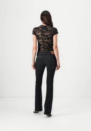 Rangering 12: Diesel - EBBEY - Jeans bootcut