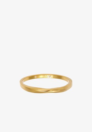 Bague en bandeau torsadé plaqué or avec une surface lisse, portant un poinçon "375" pour garantir son authenticité. Design simple et arrondi.
