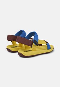 Camper MATCH - Chodecké sandály - gelb