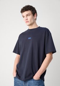 HUGO NALONO - T-shirts med print - dark blue