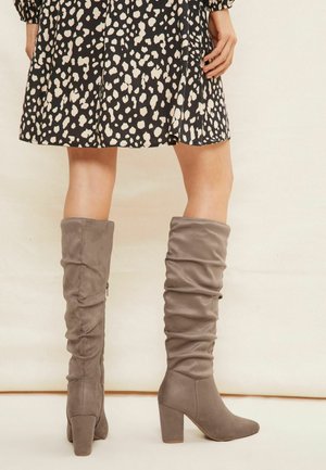 Friends Like These BLOCK MID RUCHED REGULAR FIT - Cizme - neutral