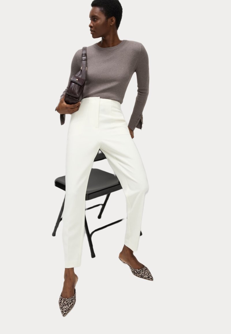 Pantalon Femme Marks & Spencer Blanc, Jambes Coniques, Taille UK 12R - Occasion Très Bon état