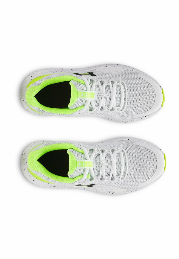 SURGE 4 – Laufschuh Straße