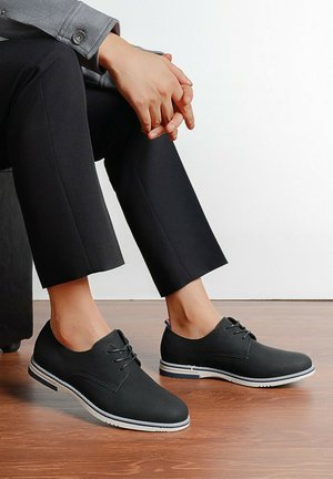Kebello, DE VILLE - Chaussures à lacets - noir