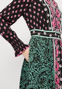 Marks & Spencer Freizeitkleid - black