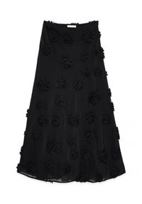 Jupe noire avec des appliqués floraux texturés répartis uniformément. Le tissu est léger, avec une silhouette fluide et un ourlet qui se courbe doucement.