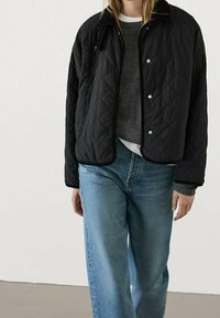Massimo Dutti Winterjacke - black