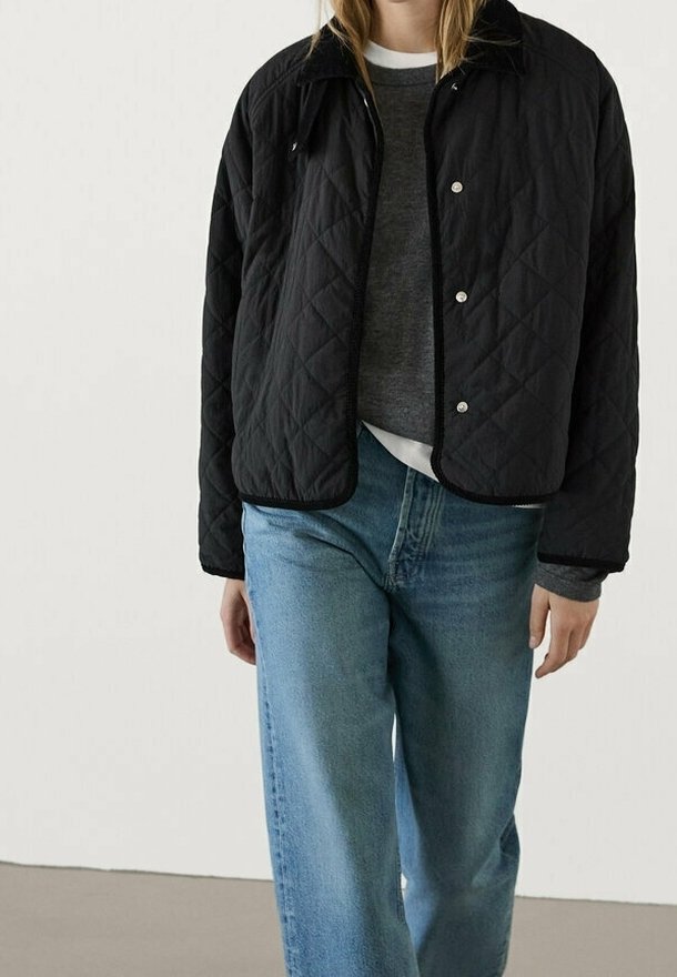 Massimo Dutti Winterjacke - black