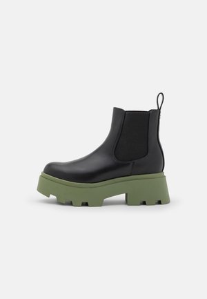 Kotníkové boty na platformě - black
