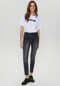 Nümph NUSIDNEY  - Aptempti džinsai - medium grey mel