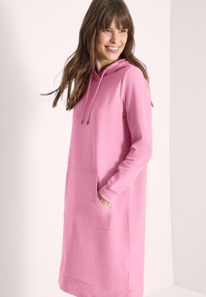 Cecil KNIELANGES KLEID MIT KAPUZE - Freizeitkleid - flamingo rose