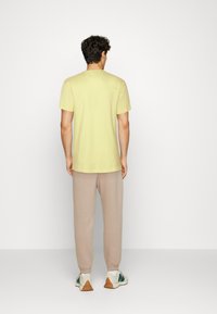 Pepe Jeans EGGO - T-shirt estampada - fresh yellow
