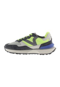 Zapatillas deportivas con una combinación de colores gris, verde y azul. Construidas con materiales de malla, ante y caucho. Suela texturizada y collar acolchado.