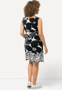 Ulla Popken MIXED FLOWER SLEEVELESS SWING - Trikoomekko - black