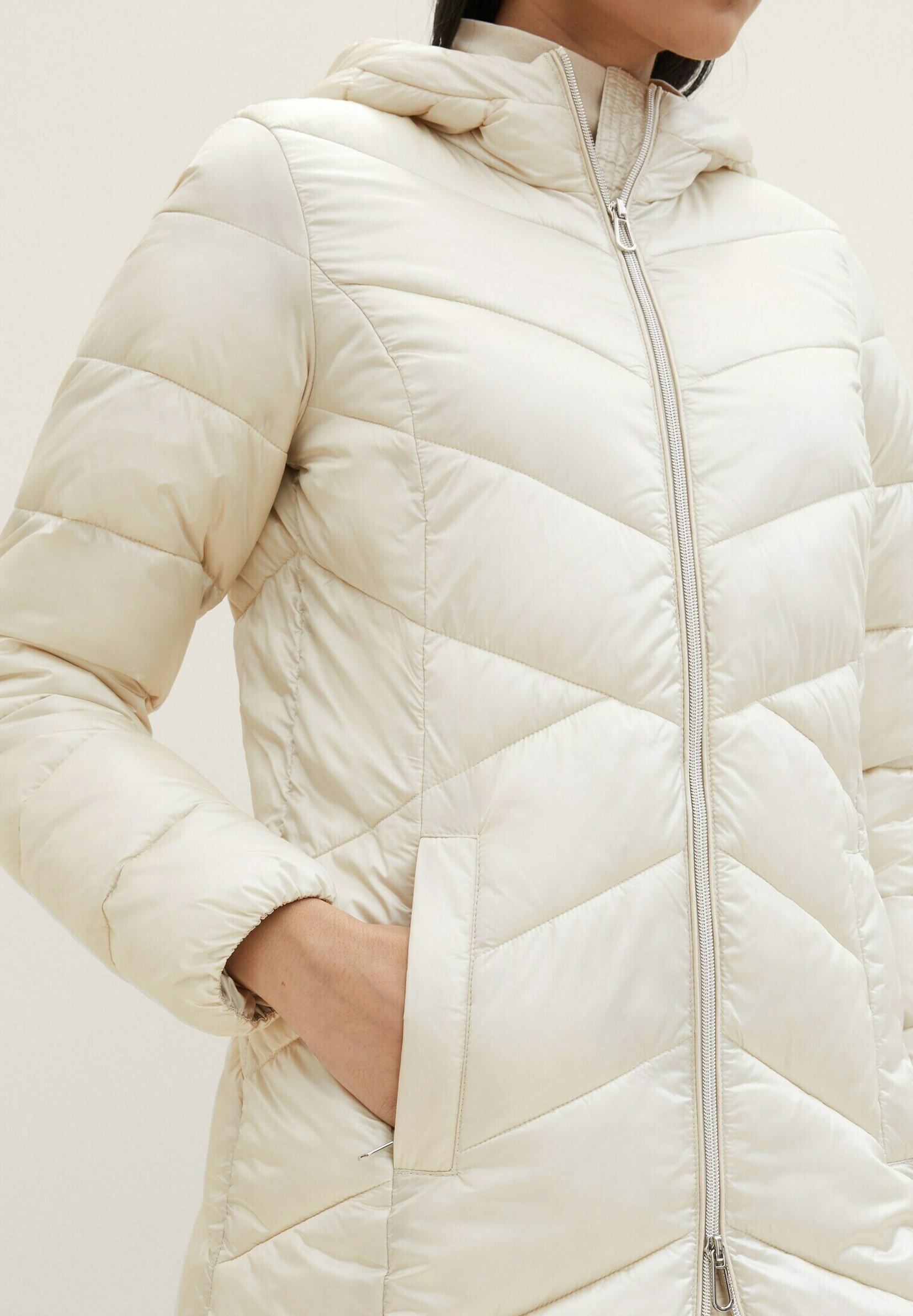 TOM TAILOR Damen Steppjacke – Wasserabweisend, Mit Kapuze & Taschen, Regular Fit
