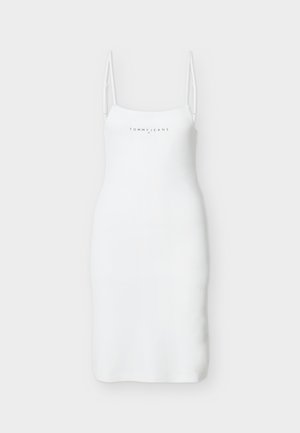 Hvid ærmeløs bodycon-kjole med tynde justerbare stropper og "TOMMY JEANS"-logo centreret på brystet.