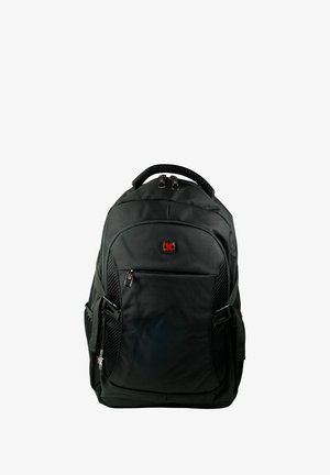 Sac à dos noir en nylon texturé avec une poignée rembourrée, des compartiments zippés et des poches latérales en mesh. Présente un emblème de logo rouge.