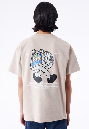 TROOPER  - T-shirt - bas - pale taupe world traveller