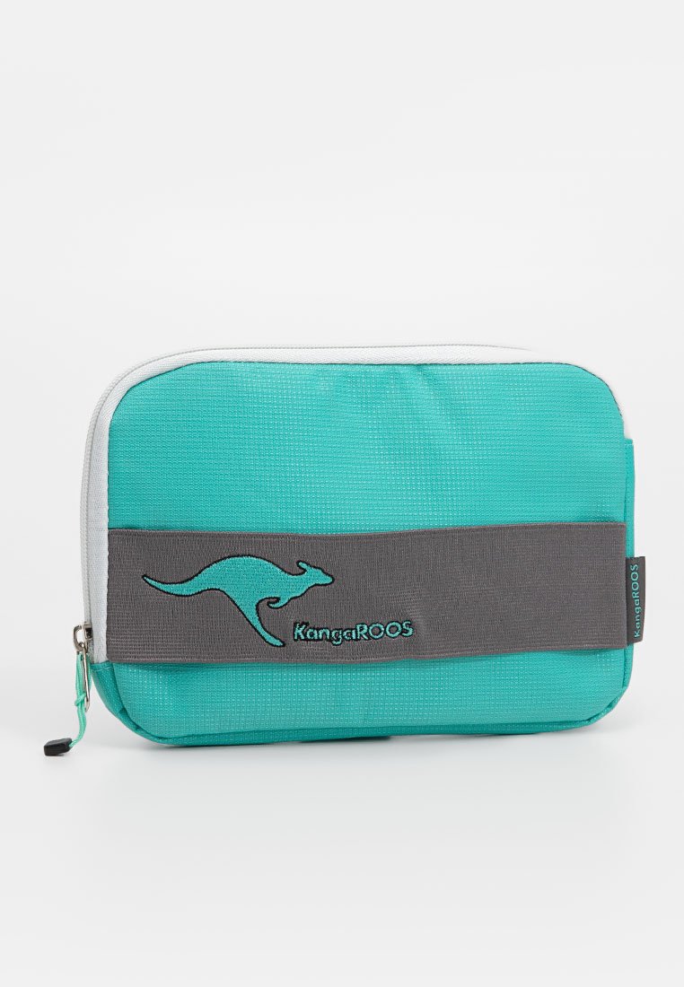 Borsetta con cerniera in tessuto blu petrolio e grigio con logo kangaroo. Presenta una superficie testurizzata e una fascia orizzontale a contrasto al centro.