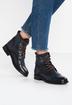 Ankle boot
