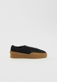 Lacoste AURA CLUB - Sporta apavi - black