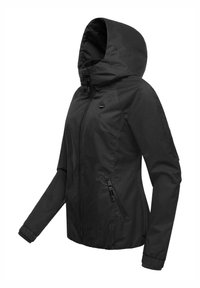 Juodas vandeniui atsparus džemperis su gobtuvu, užtrauktuku priekyje, elastiniais rankogaliais ir šoninėmis kišenėmis. Lygus paviršius ir prigludęs dizainas.