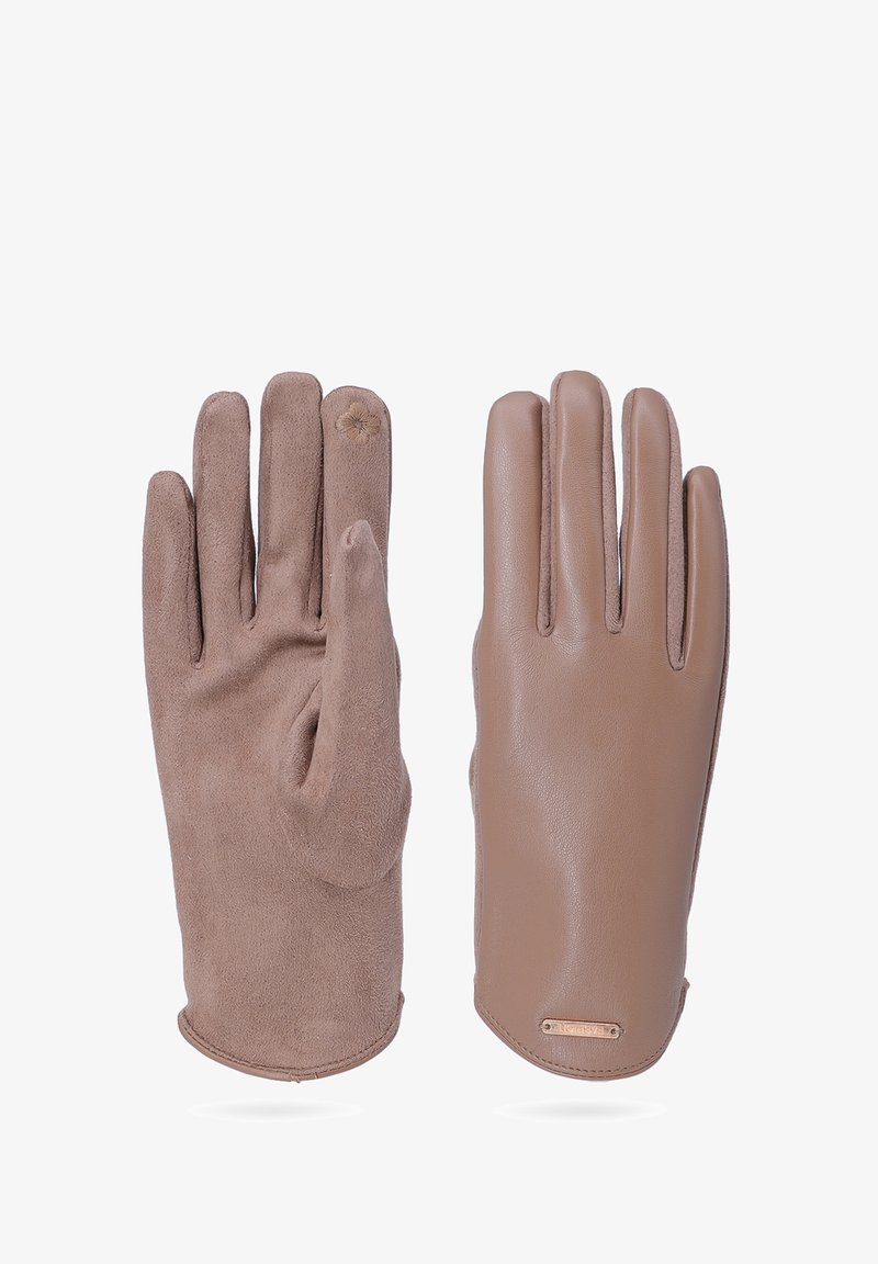Guanti marroni realizzati con un mix di morbido suede e pelle liscia, con un design aderente e un sottile accento sul polsino.