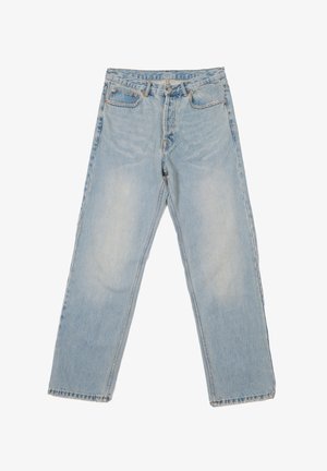 Helle blaue Denim-Jeans mit lockerer Passform, gerader Bein-Silhouette, Fünf-Taschen-Design und Steppnähten entlang der Nähte.