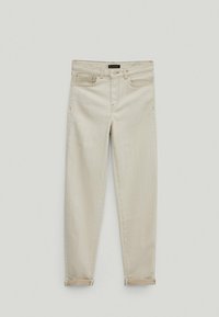 Jean en denim beige avec une coupe droite, comportant cinq poches, une fermeture éclair et des ourlets retroussés. Texture lisse avec une décoloration subtile.