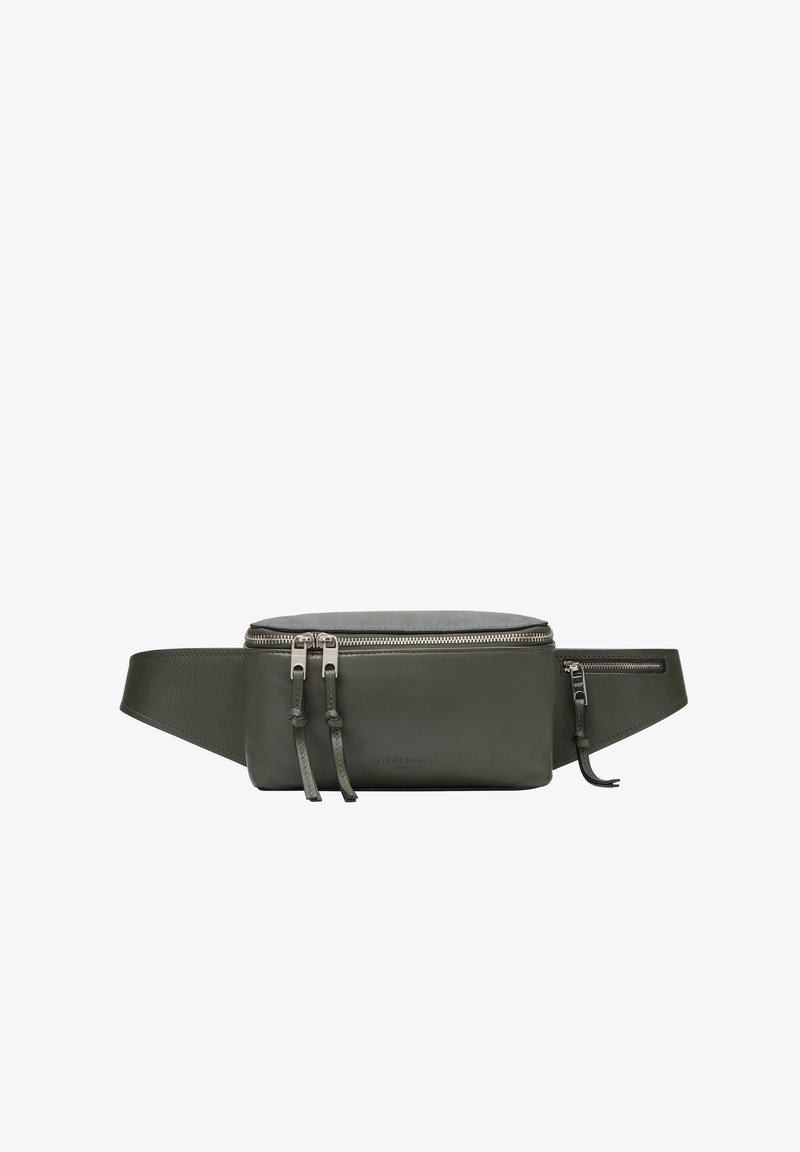 Olivgrüne Leder-Belt-Bag mit glatter Textur, doppeltem Reißverschluss und verstellbarem Riemen, mit dezentem Branding auf der Vorderseite.
