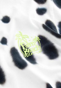 Next RELAXED FIT TIE-DYE SHORT SLEEVE STANDARD - Triko s potiskem - black white